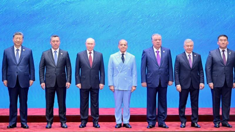 PM Shehbaz Sharif, other Leaders Sign SCO Joint Declaration in Bishkek PM Shehbaz Sharif Signs SCO Joint Declaration in Bishkek