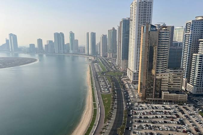 Sharjah Raises Minimum Government Employee Income to AED20,000