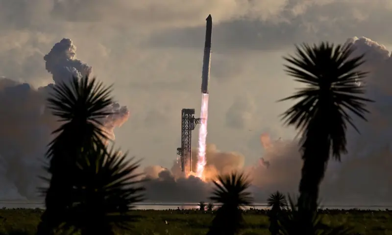SpaceX Starship Reaches Orbit for First Time Despite Engine Failure