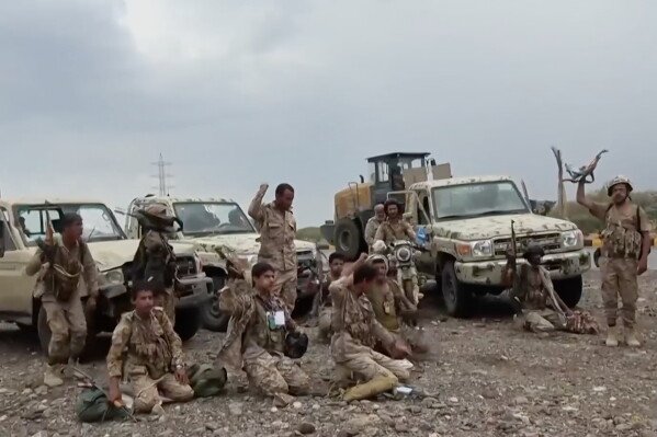 Yemeni Forces Clash With Houthis Near Saudi Border
