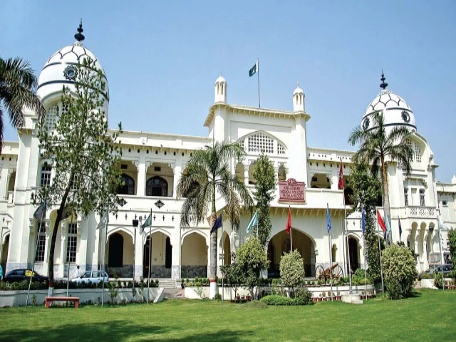 Are Afghan Medical Students Being Forced to Leave Pakistan Under New PMDC Rules?