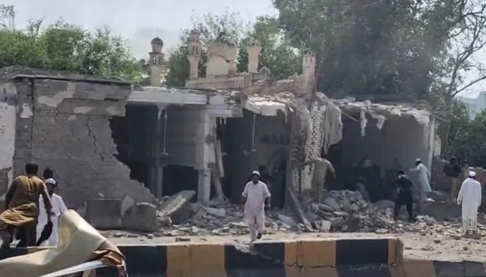 11 martyred, including five cops, in Kohat Police Lines blast 11 martyred, including five cops, in Kohat Police Lines blast
