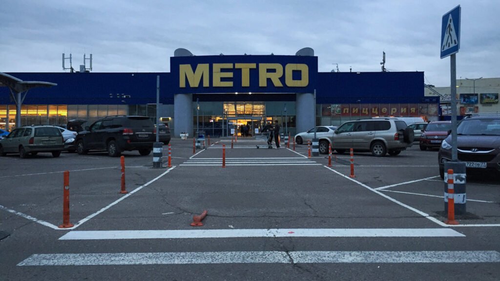 Kremlin seizes Germany retailer Metro’s subsidiary in Russia Kremlin seizes Germany retailer Metro's subsidiary in Russia