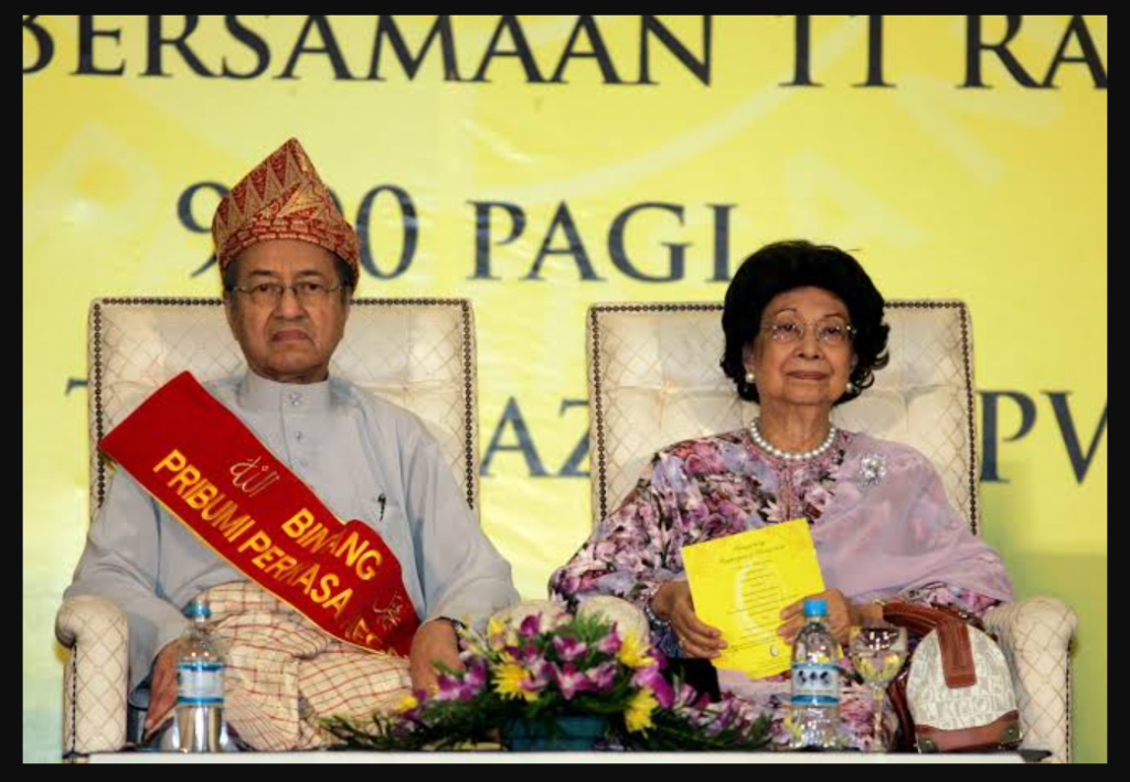 A 70-Year Journey Beside Malaysia’s Longest-Serving PM: Siti Hasmah Dies at 100 Siti Hasmah dies at 100