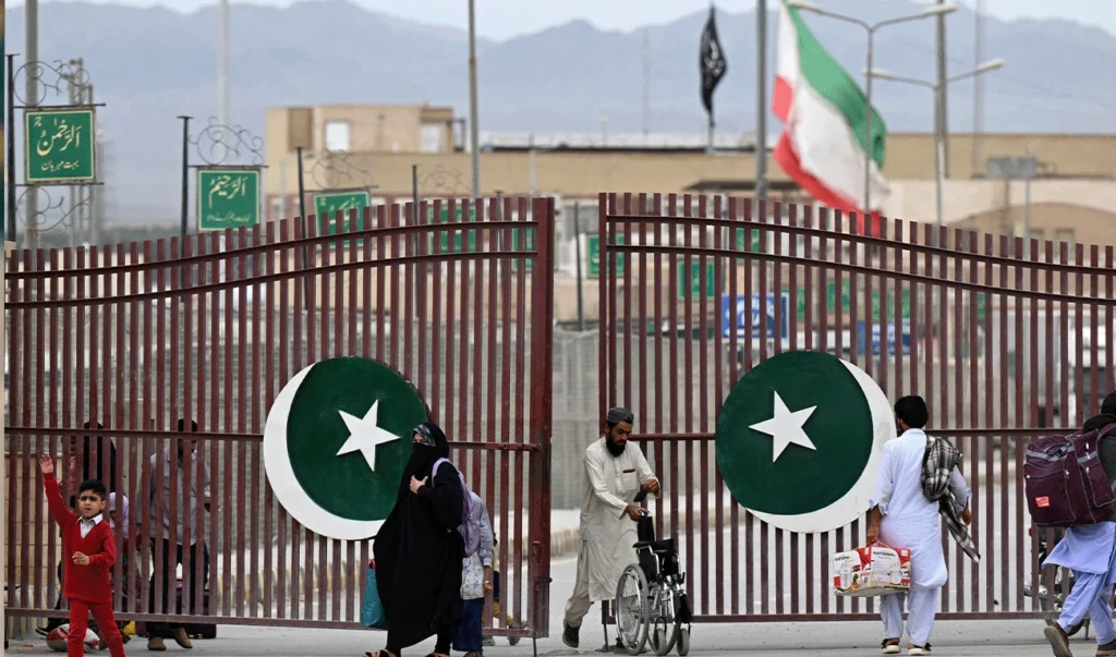 Pakistan Urges Pilgrims to Follow Travel Guidelines for Iran Iraq