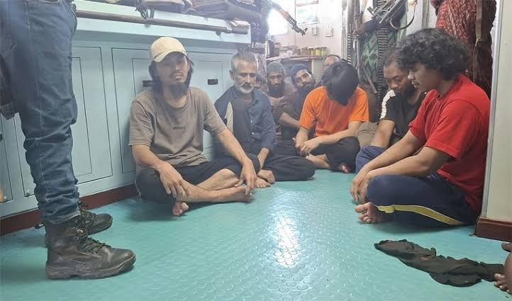 Pakistan Begins Repatriation Of Sailors Killed In Somalia Operation Pakistan Begins Repatriation Of Sailors Killed In Somalia Operation