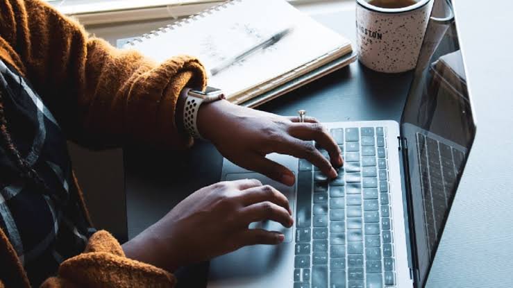 Pakistani Freelancers Set New Monthly Earnings Record Laptop