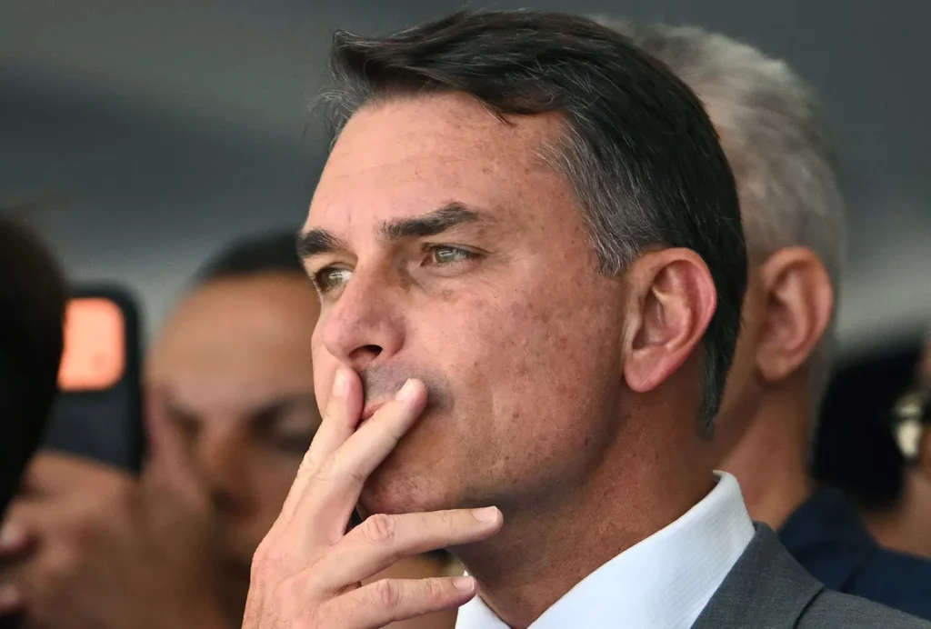 Brazil Revokes Flavio Bolsonaro’s Passports as US Departure Claims Emerge