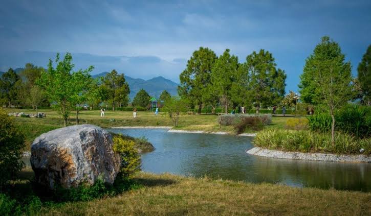 Islamabad F-9 Park Upgrade: Interior Minister Promises Zero Tree Cutting and Thousands of New Plantations