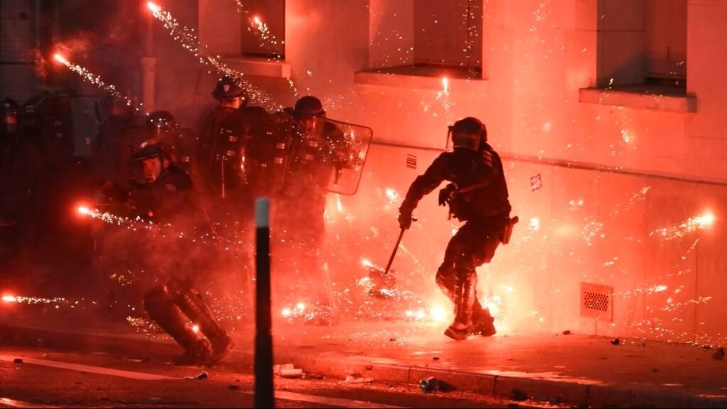 Paris Protests Turn Violent Again! Police Fire Tear Gas as 70,000 Demonstrators Flood French Capital