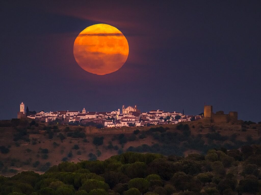Hunter’s Moon to Light Up Pakistan’s Sky on October 26