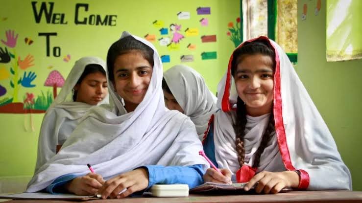 Quetta Bans Holiday Fees at Private Schools, Warns of Sealing and Registration Cancellation