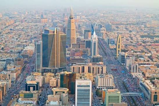 Houthi Missile Attacks Rock Saudi Arabia as Riyadh Airport Prepares to Reopen